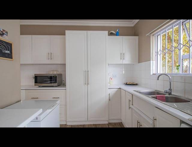 3 BEDROOM HOUSE FOR SALE IN LAGUNA SANDS